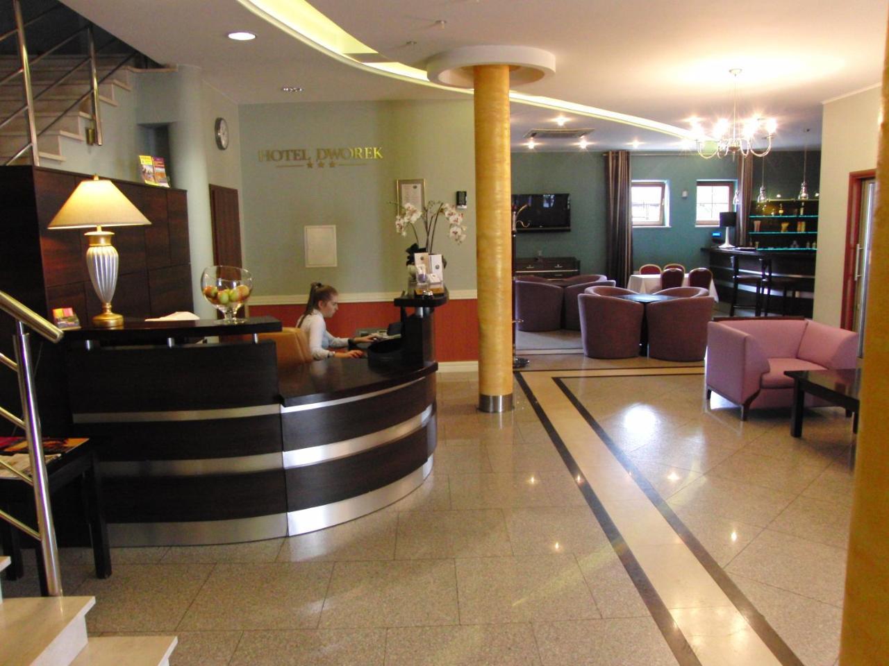 Hotel Dworek*** Скерневице Экстерьер фото